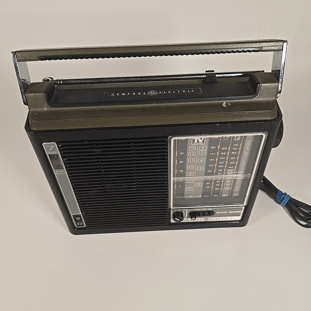 Vintage GE‎ 7-2964A General Electric 7-Band Weather CB TV AM/FM Radio AC/DC